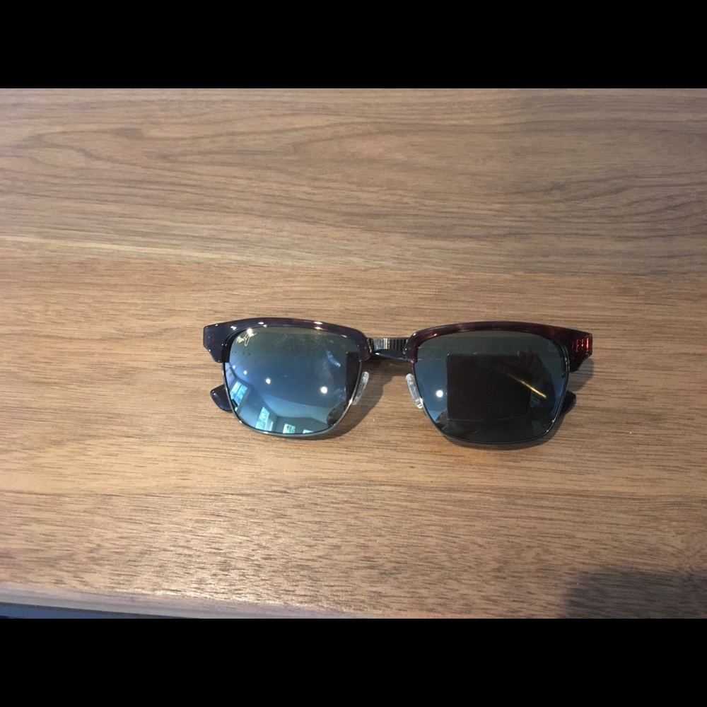 Maui Jim sunglasses. Like new condition